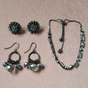 Gunmetal Jewelry Set- 2 Earrings, 1 Express Bracelet